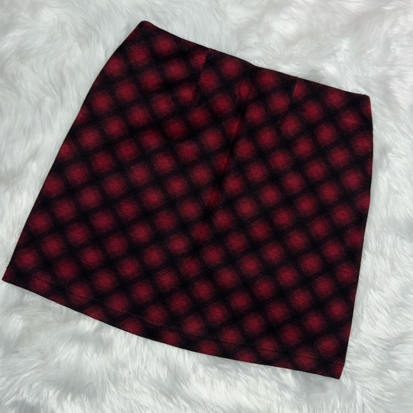 MAURICES Plaid Stretch A-line Skirt size Small - Picture 2 of 10